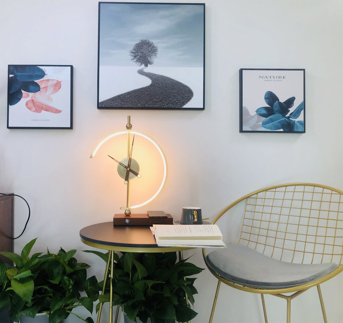 Modern Clock Lamp (Wireless Charging) - iSmart Home Gadgets Limited